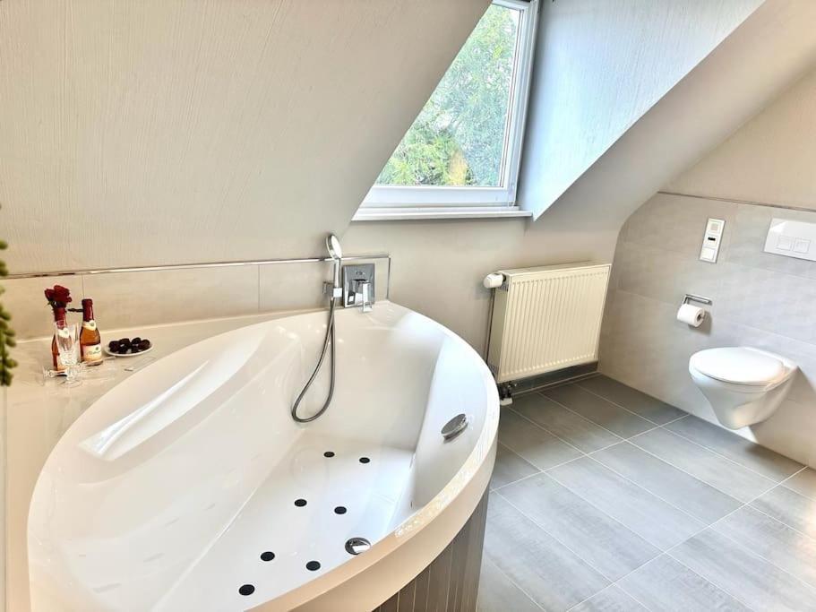 65Qm Luxus Apartment Mit Whirlpool Saarbruecken Uni Naehe Exterior photo
