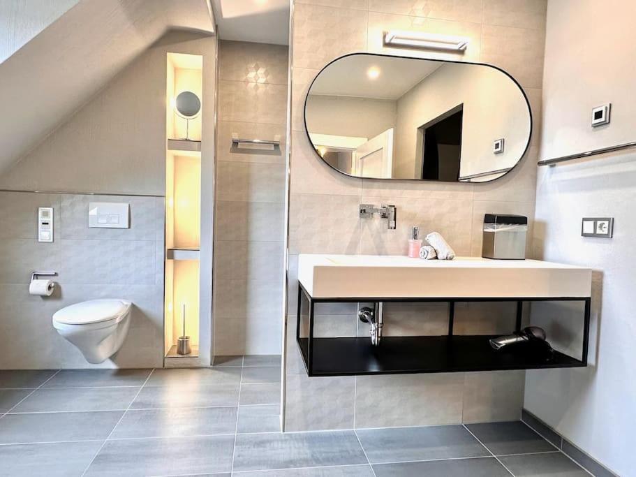 65Qm Luxus Apartment Mit Whirlpool Saarbruecken Uni Naehe Exterior photo